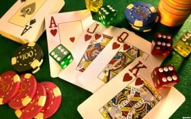 Blackjack Poker Table Games ကစားခြင်း